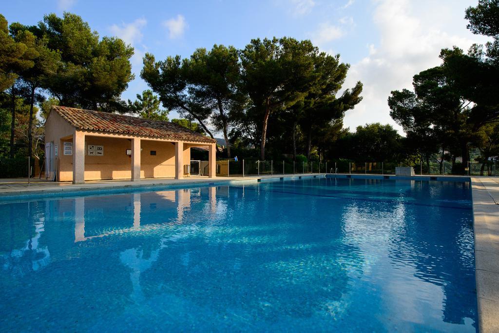 Bastidon Vue Mer Antheor-Cap-Roux Bilik gambar
